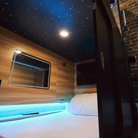 Capsule Hotel Montréal Exterior foto