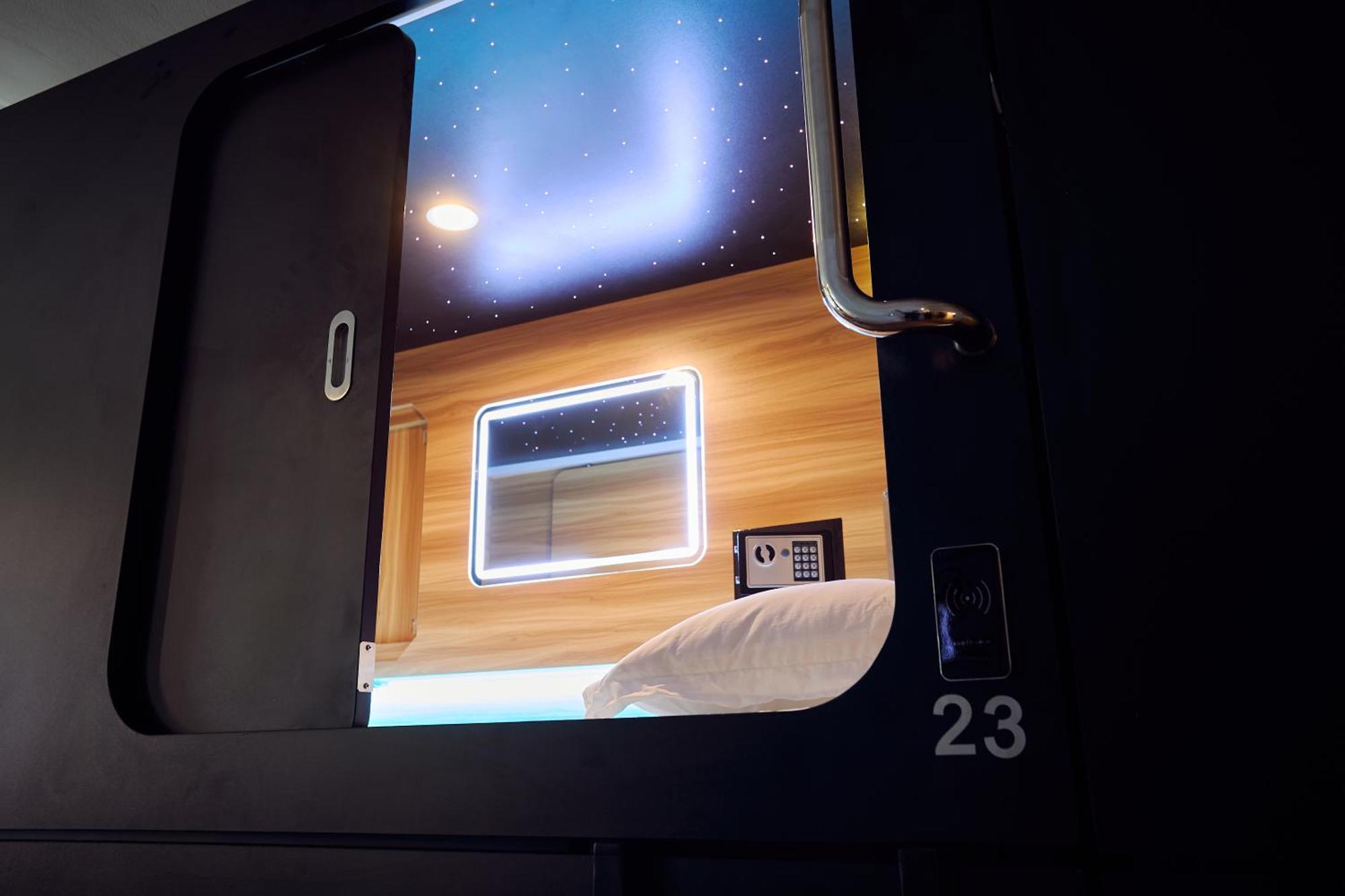 Capsule Hotel Montréal Exterior foto