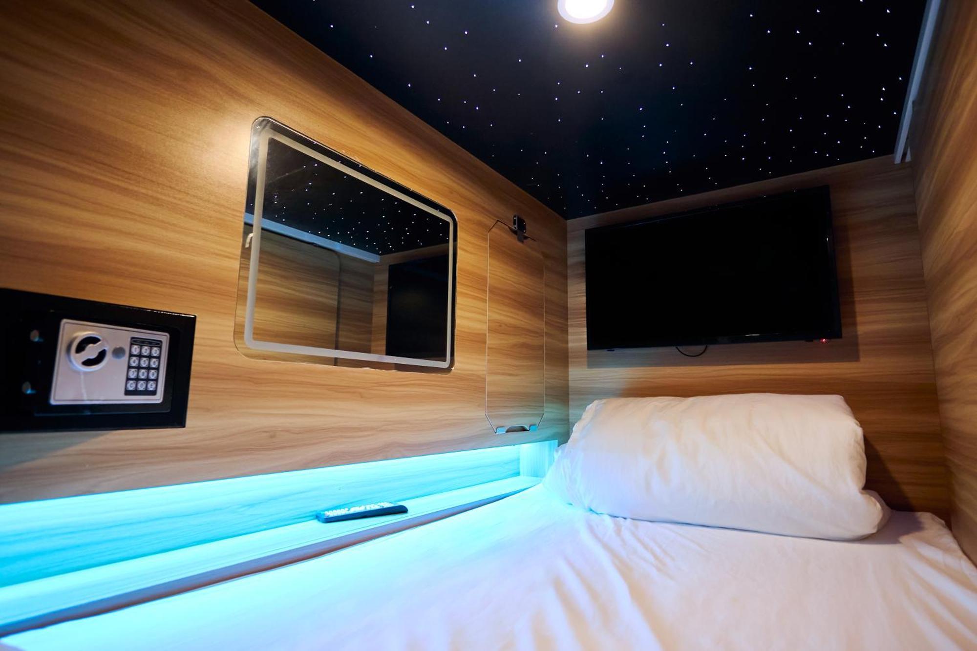 Capsule Hotel Montréal Exterior foto